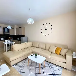 chlo-apartment-2-tirana.hotels-in-tirana.com/