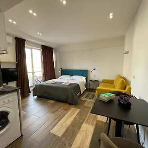 boutique-central-studio-apartments.hotels-in-tirana.com/