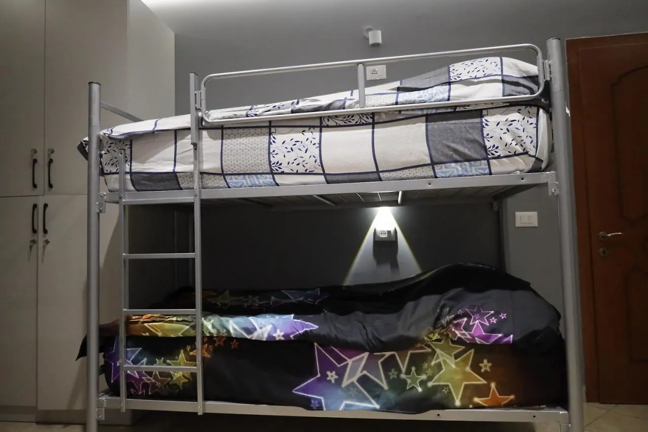 Sonche Hostel Tiran Arnavutluk